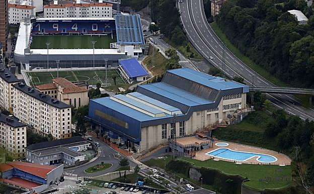 El Ayuntamiento adquirió los terrenos de las Monjas Concepcionistas de Ipurua para dotar de nuevos equipamientos deportivos y reformar el polideportivo pero su alto coste ha impedido conseguir financiación.
