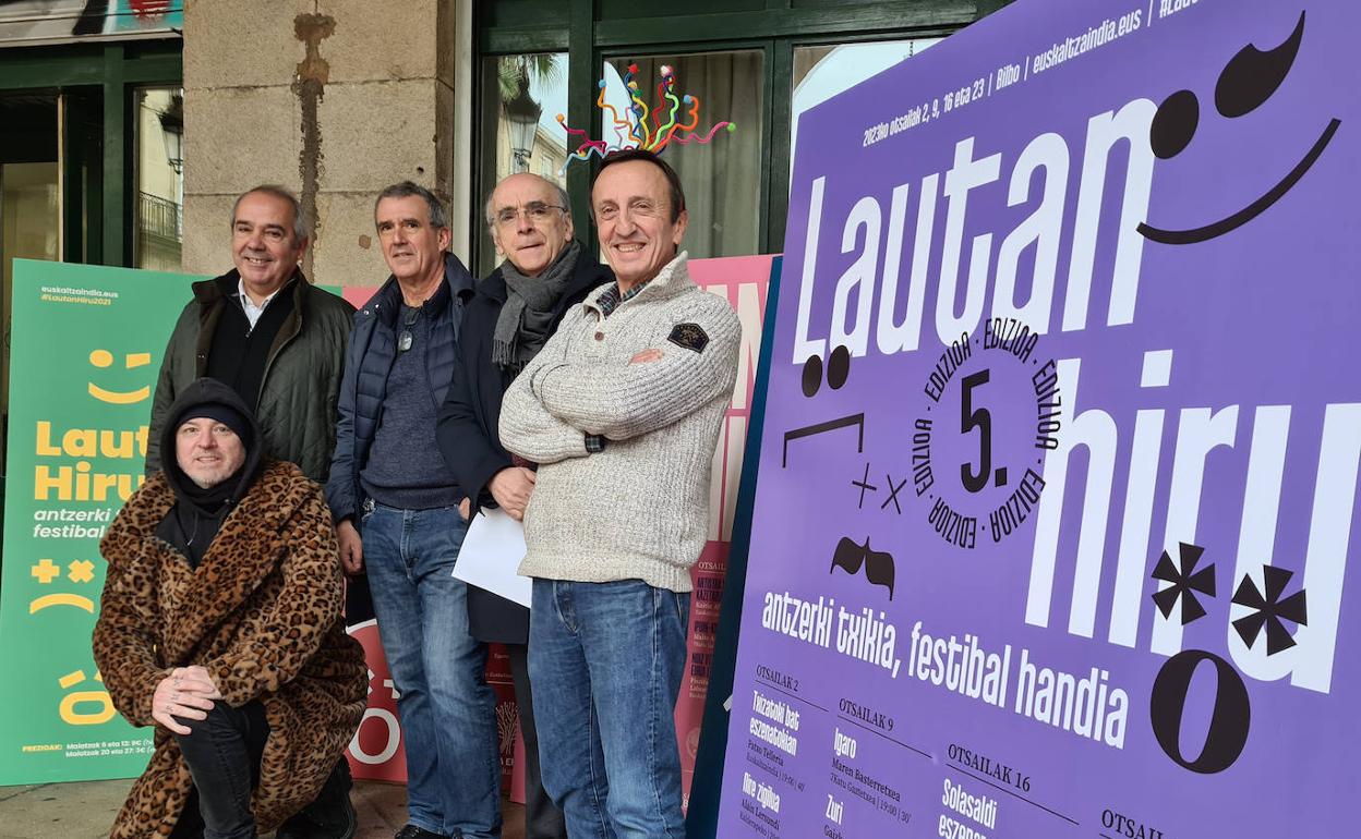 Koldo Narbaiza, Lutxo Egia, Patxo Telleria, Andres Urrutia eta Mikel Martinez, astearte honetako aurkezpenean. 