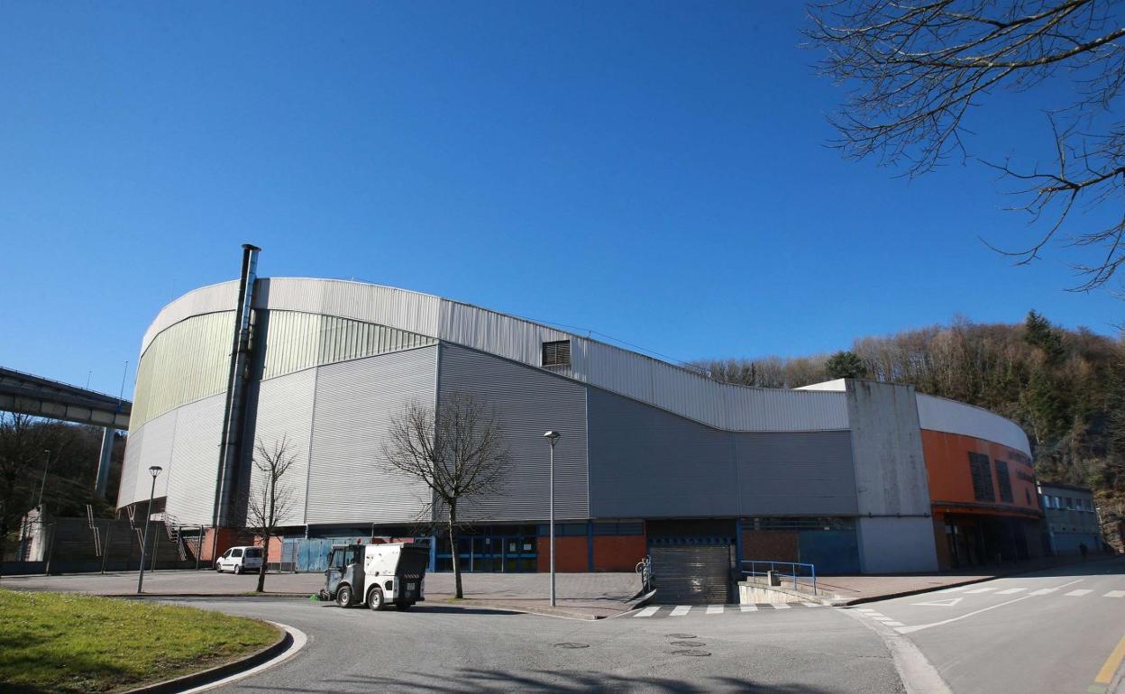 El Velódromo Antonio Elorza precisa de reparaciones en su cubierta por valor de al menos 1,5 millones de euros. 