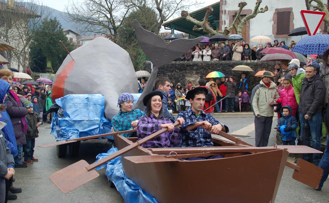 Los sunbildarras ofrecerán todo un espectáculo con sus carrozas este domingo. 