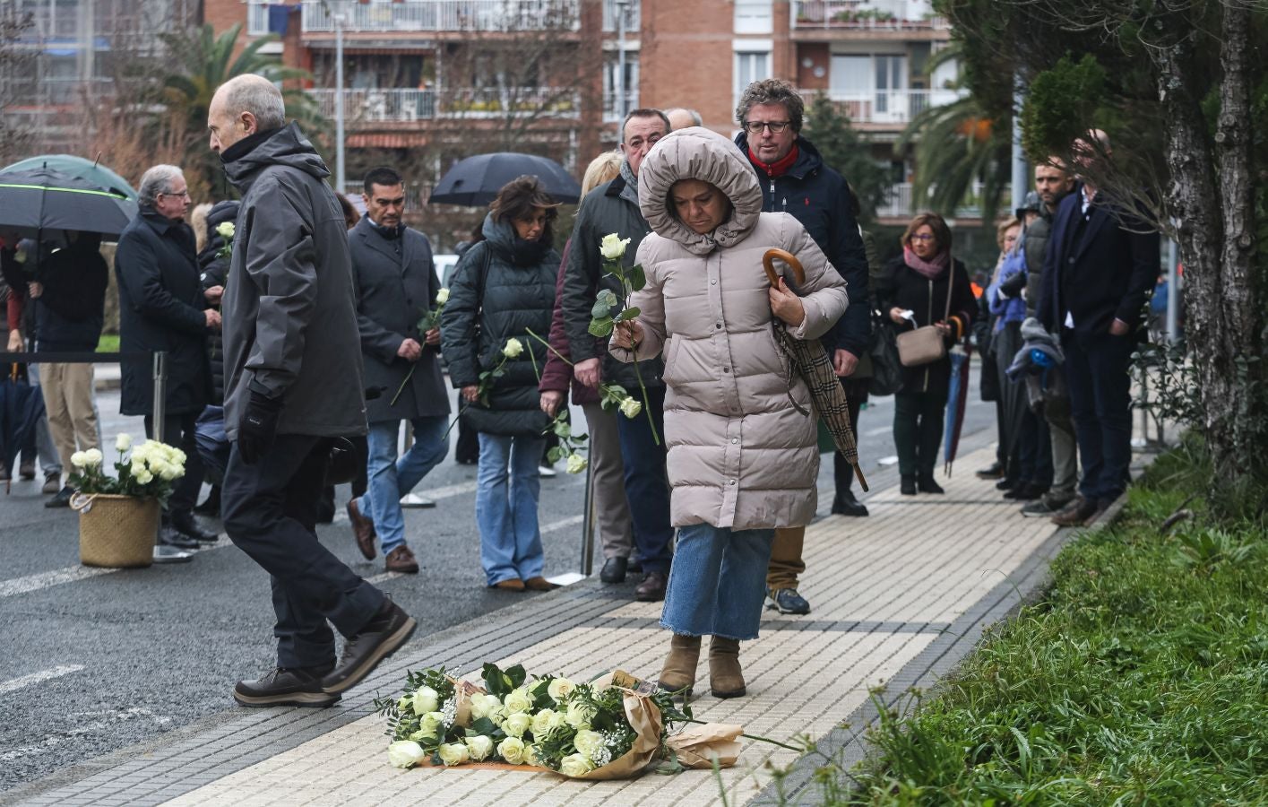 Fotos: Homenaje a dos guardias civiles en Egia
