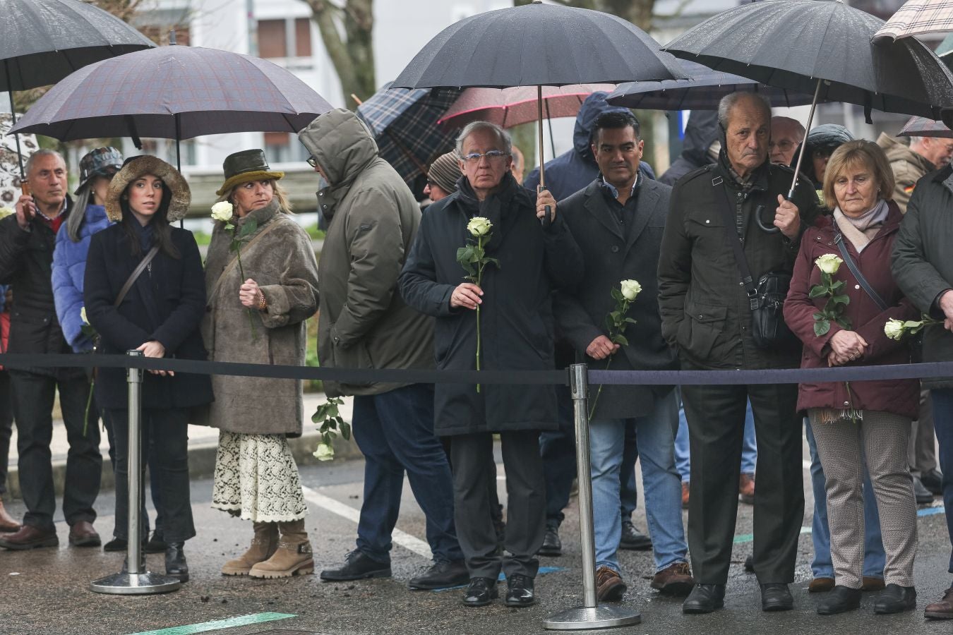 Fotos: Homenaje a dos guardias civiles en Egia