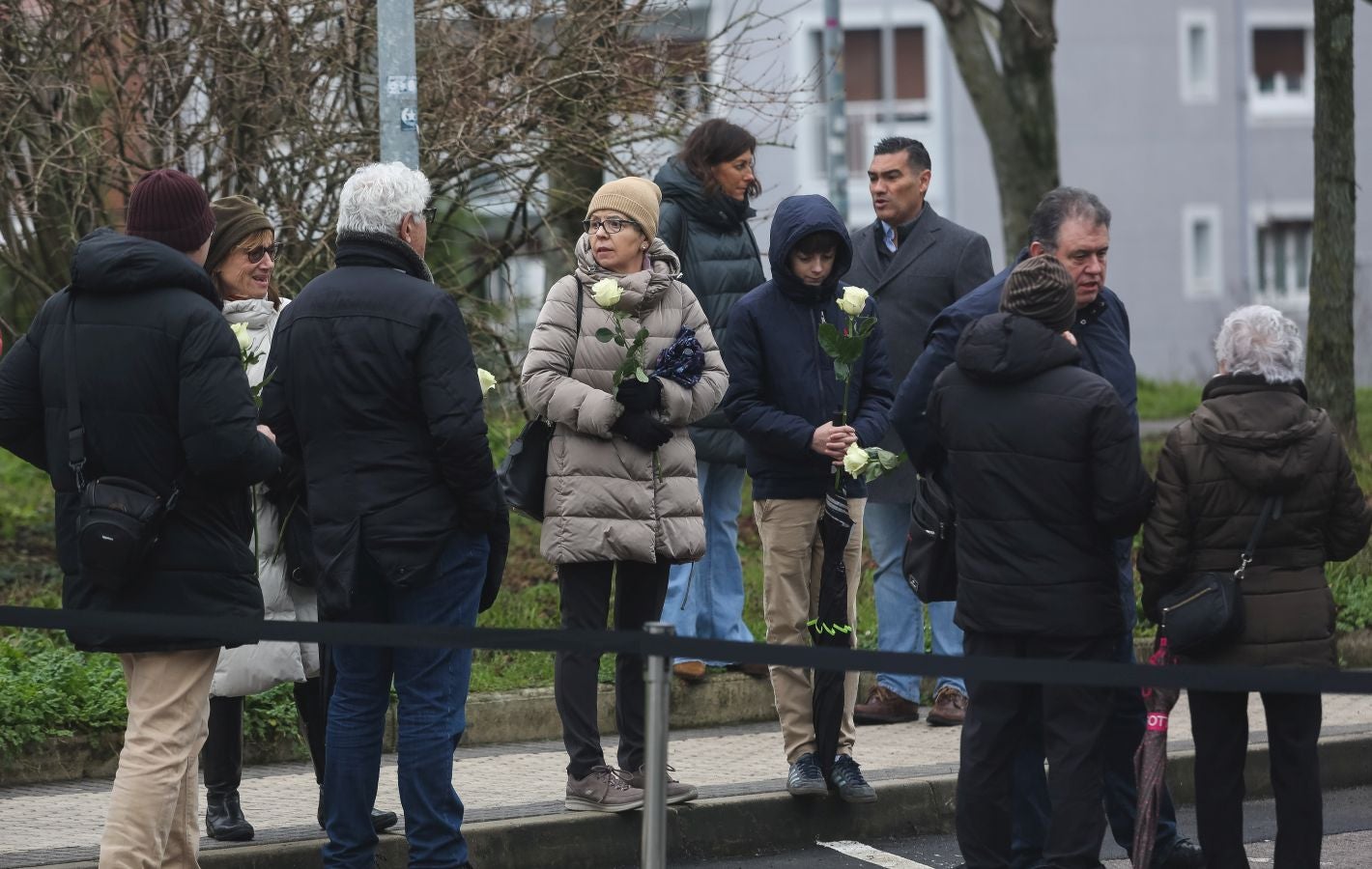 Fotos: Homenaje a dos guardias civiles en Egia