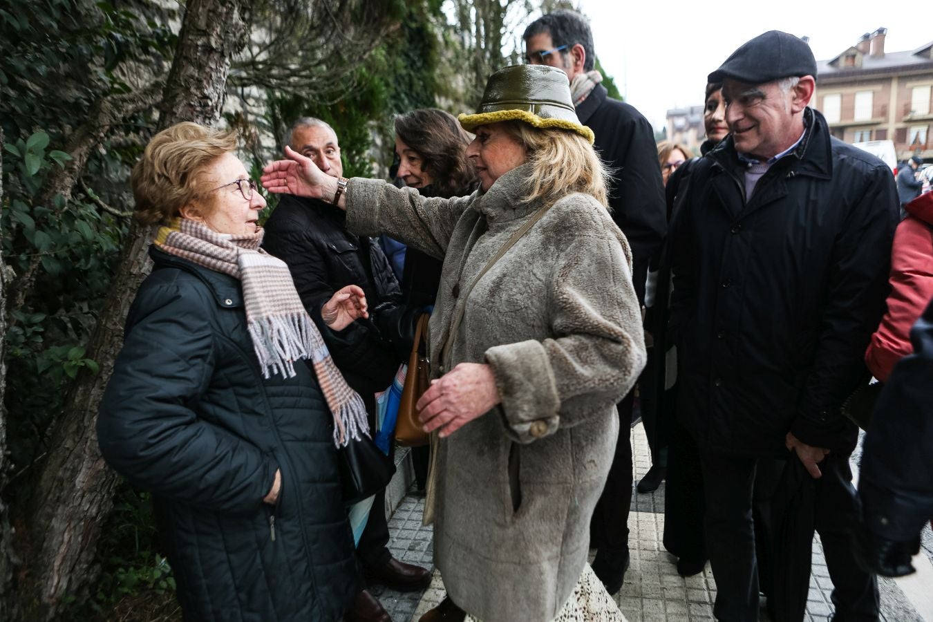 Fotos: Homenaje a dos guardias civiles en Egia