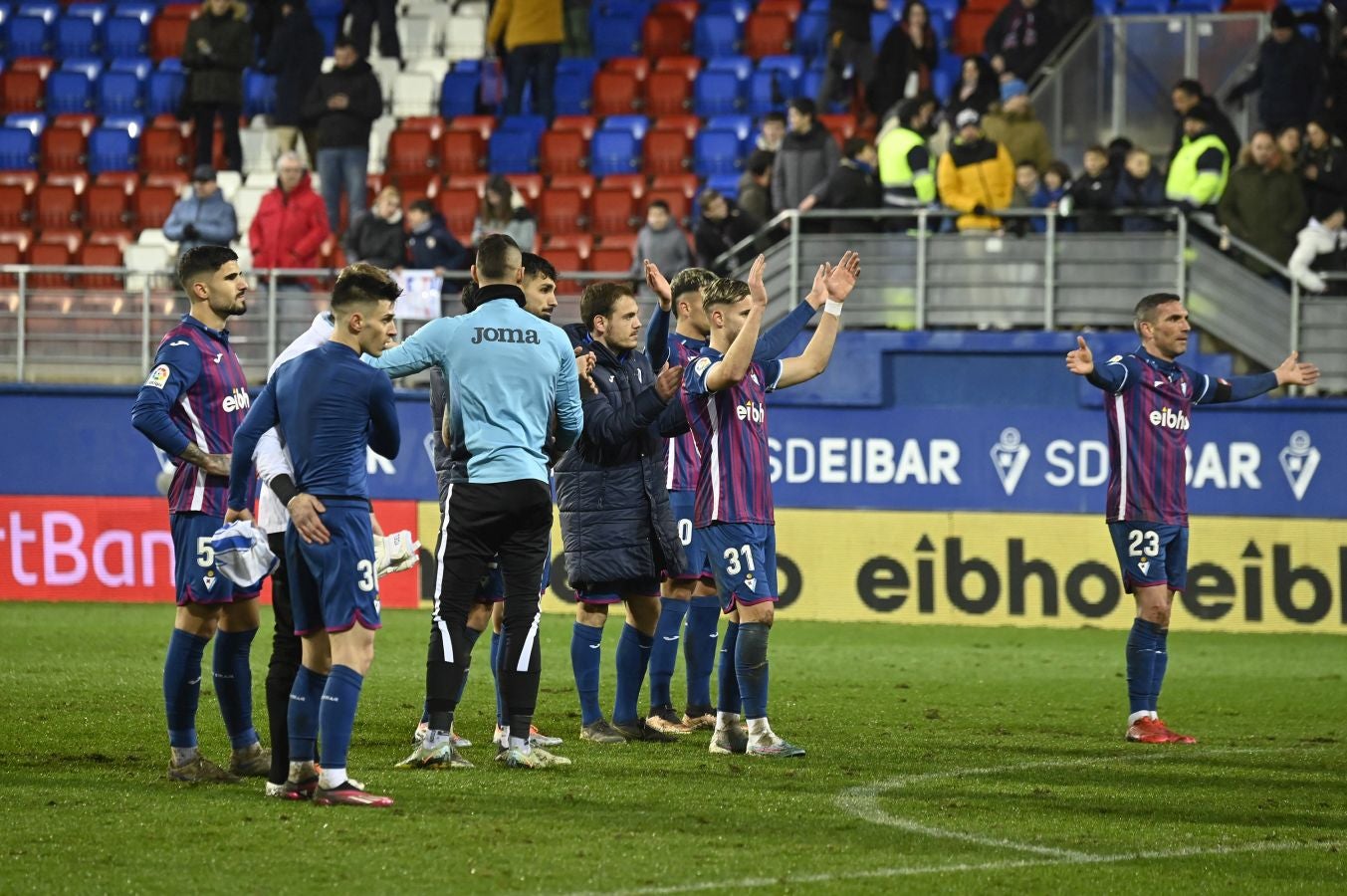 Fotos: El Eibar empata en casa ante el Leganés