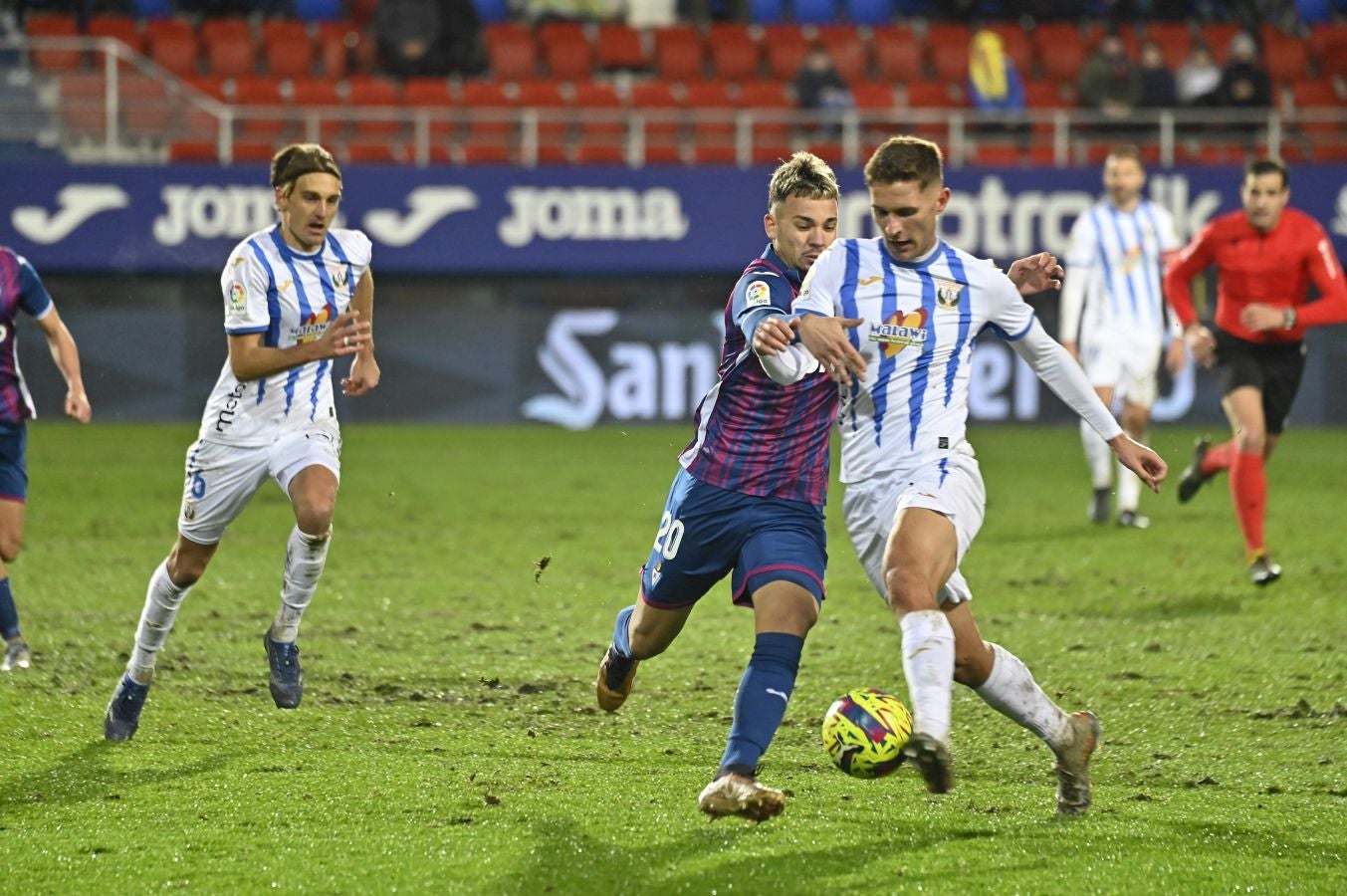 Fotos: El Eibar empata en casa ante el Leganés
