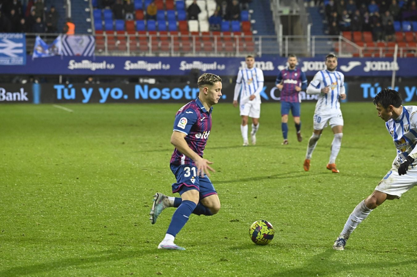 Fotos: El Eibar empata en casa ante el Leganés
