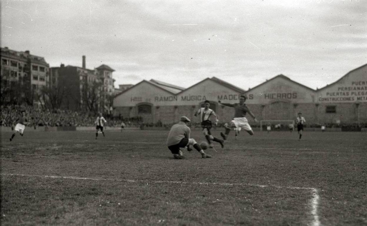 Años 20: Campo de fútbol de Atocha. 