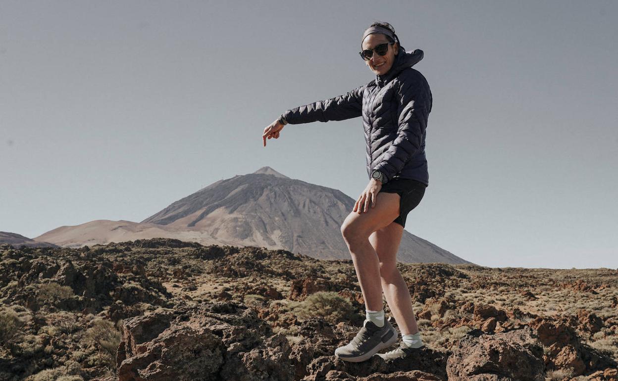 Oihana Kortazar, con el Teide de fondo.