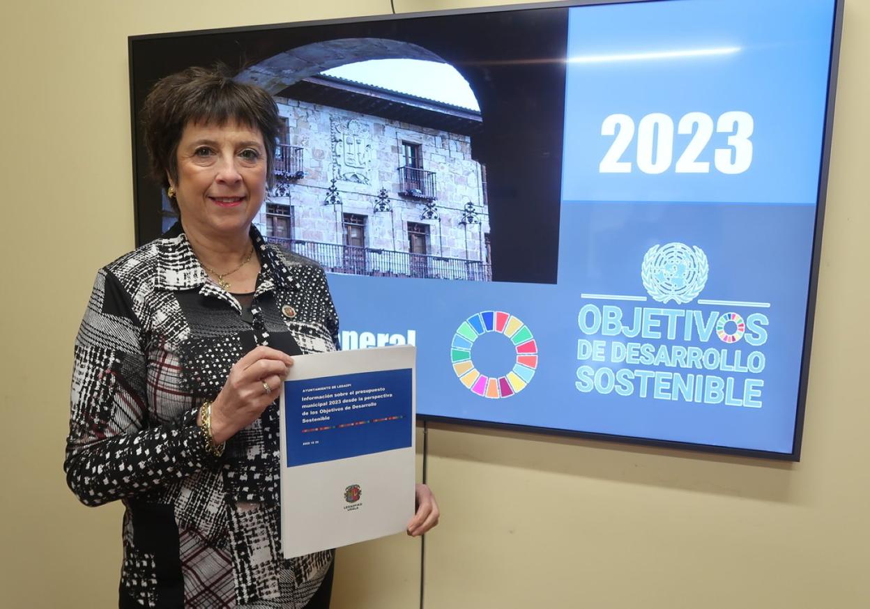 La alcaldesa durante la exposición del Presupuesto en clave de Objetivos de Desarrollo Sostenible.