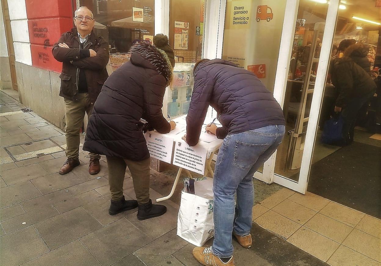 La recogida de firmas se ha realizado durante el mes de enero con la implicación de númerosos colectivos y vecinos.
