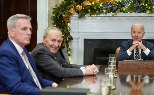 Joe Biden, Kevin McCarthy and Chuck Schumer during a meeting with congressional leaders at the White House