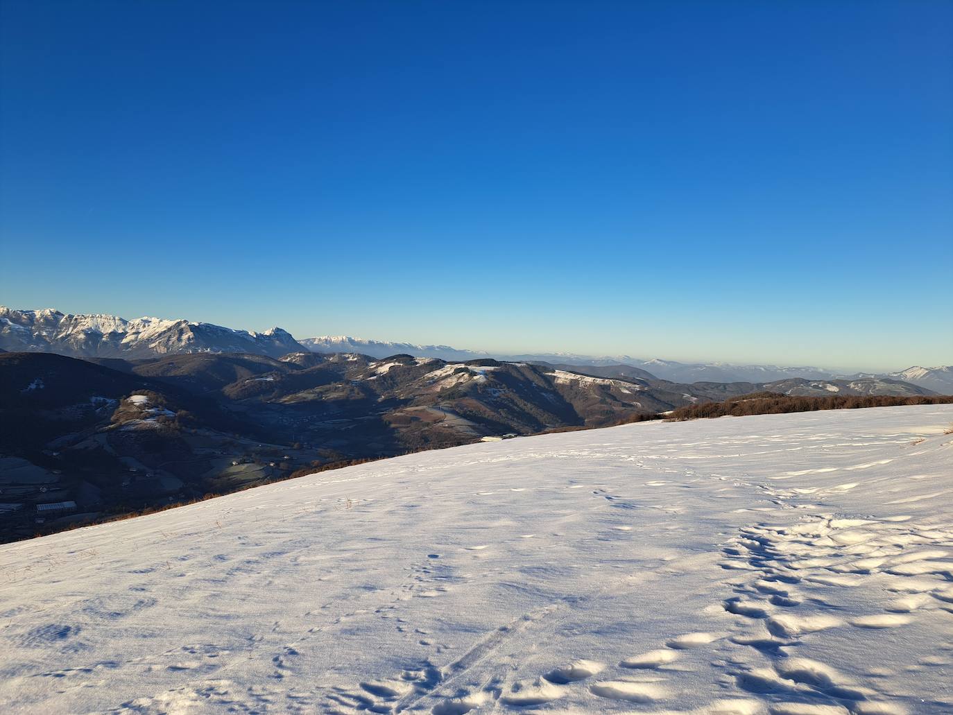 Fotos: Eguzkizko Muinoa, entre nieve y rayos de sol