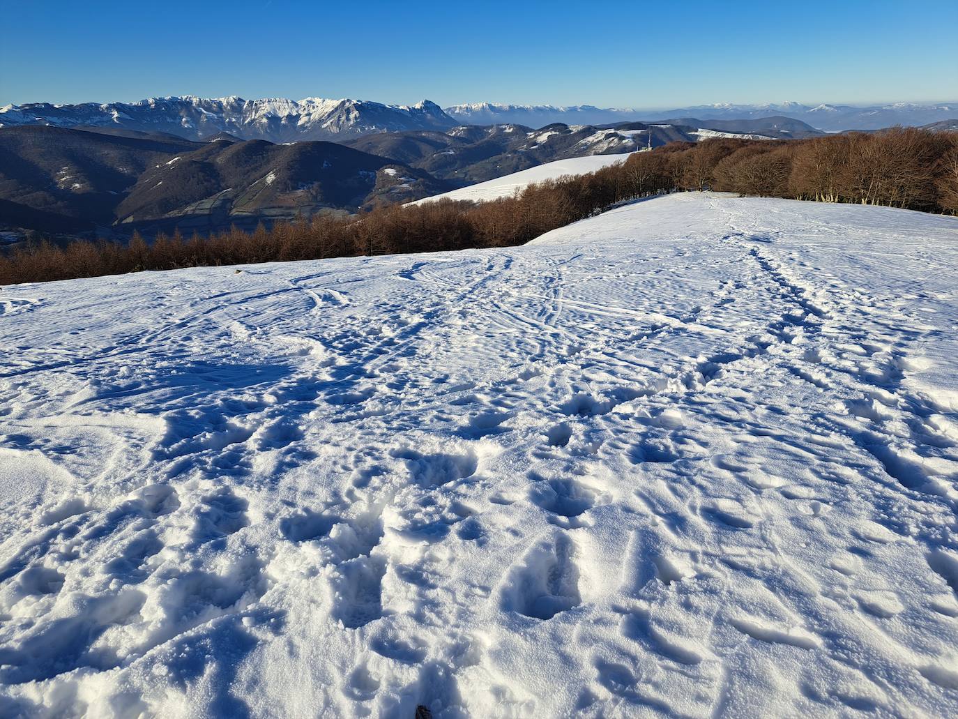 Fotos: Eguzkizko Muinoa, entre nieve y rayos de sol