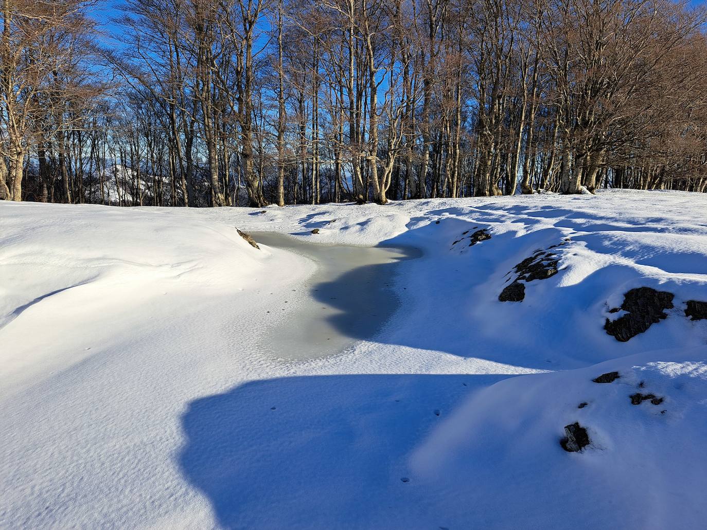 Fotos: Eguzkizko Muinoa, entre nieve y rayos de sol