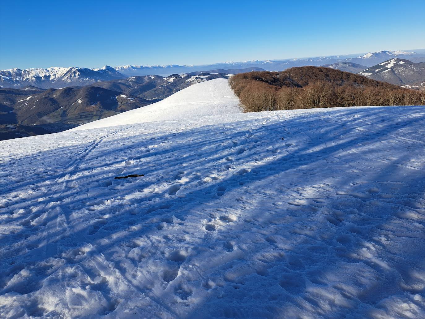 Fotos: Eguzkizko Muinoa, entre nieve y rayos de sol