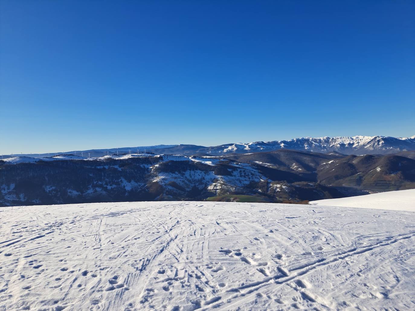 Fotos: Eguzkizko Muinoa, entre nieve y rayos de sol