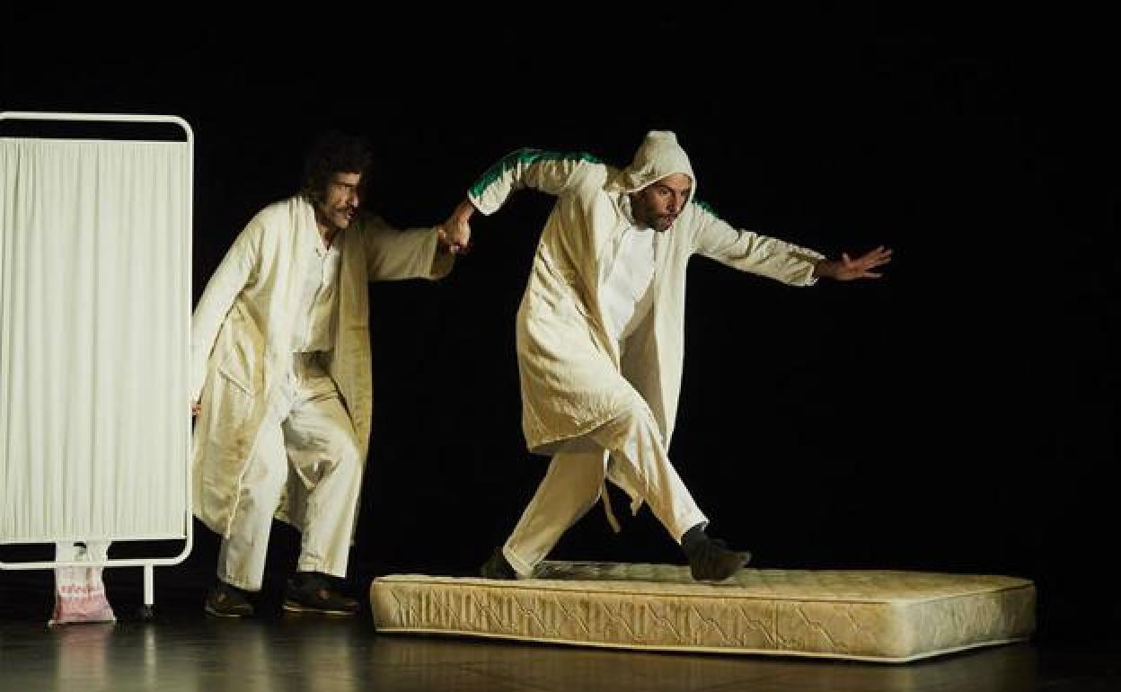 La compañía Pez Limbo ofrece en Gazteszena 'Marea baja', una comedia para reír y llorar