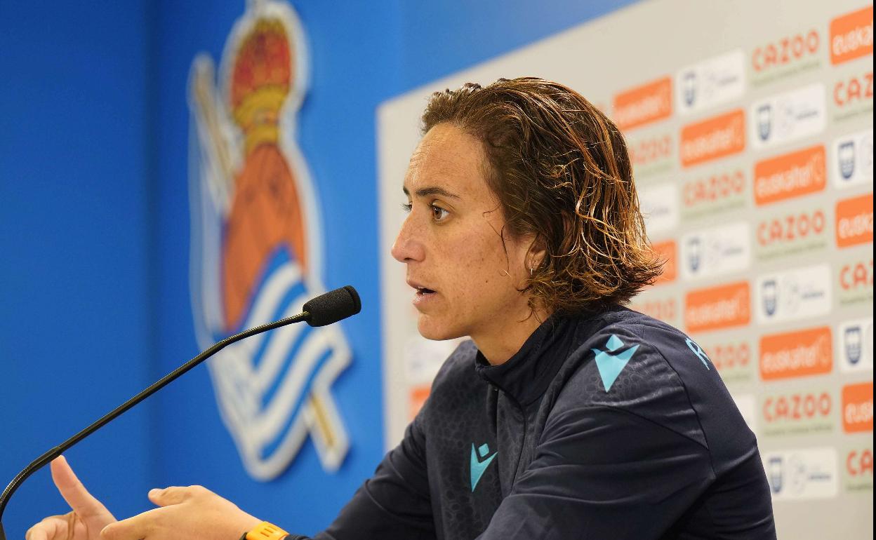 Natalia Arroyo, en la sala de prensa de Zubieta. 