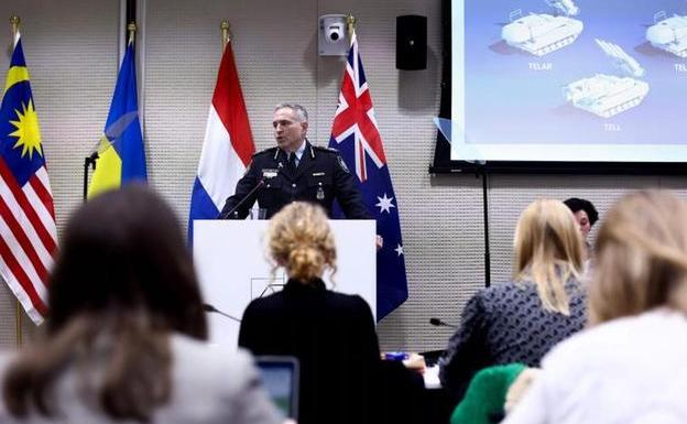 A member of the Joint Investigation Team reports on the findings of the investigations at a press conference in The Hague