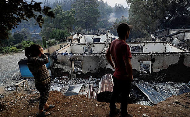 La oleada de incendios ha calcinado más de un millar de casas.