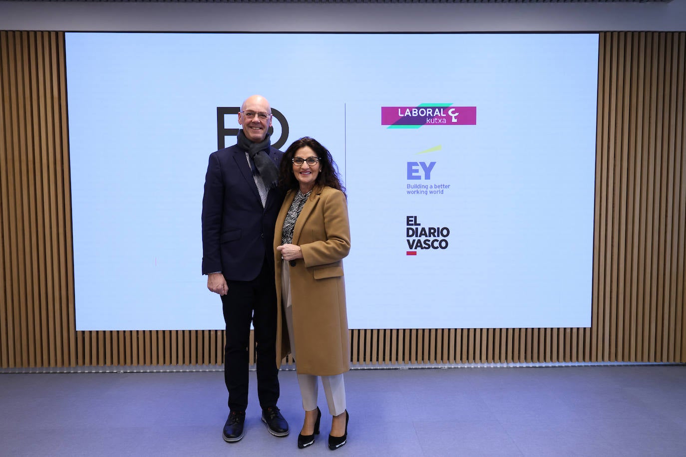 José Antonio Hiela (Relaciones Institucionales de Eroski) y Rosa Carabel (CEO de Eroski).