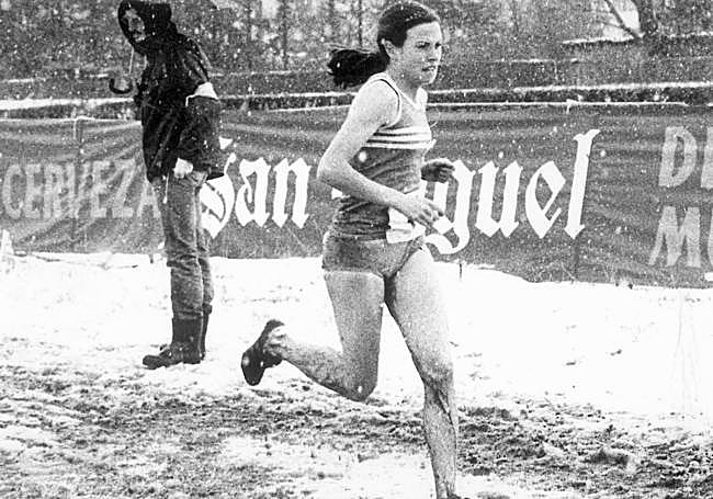 Valero, corriendo entre la nieve y el barro en Lasarte.