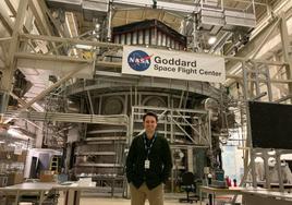 qIker Liceaga, en uno de los laboratorios del Centro de Vuelo Espacial Goddard, de la NASA