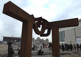 Eduardo Chillida: «Yo no hablo alemán pero mis obras sí»