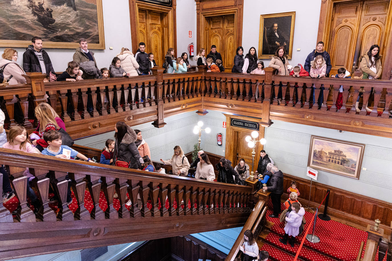 Los pajes de los Reyes Magos recogieron las primeras cartas