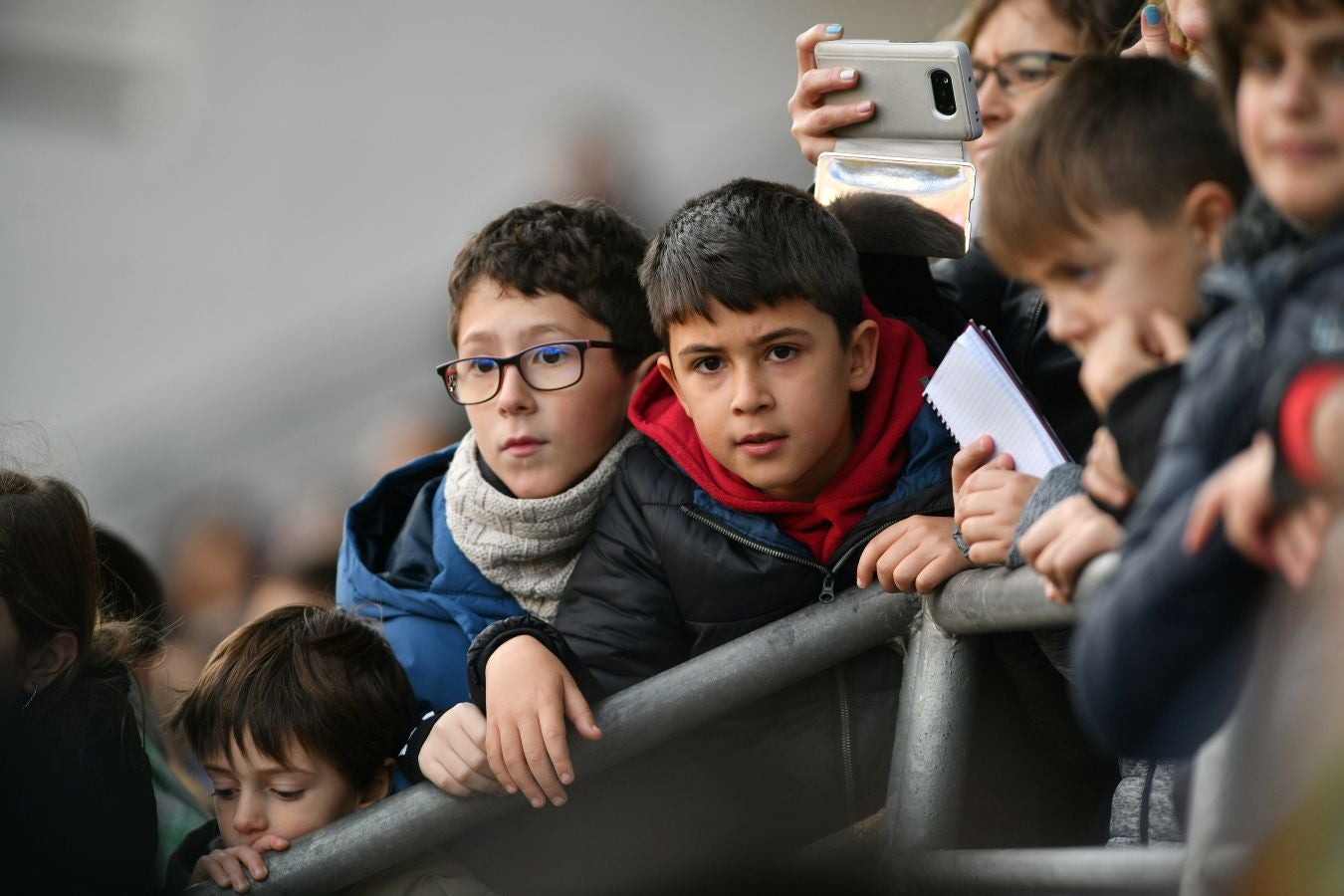 El Eibar calienta con su afición el derbi de Copa