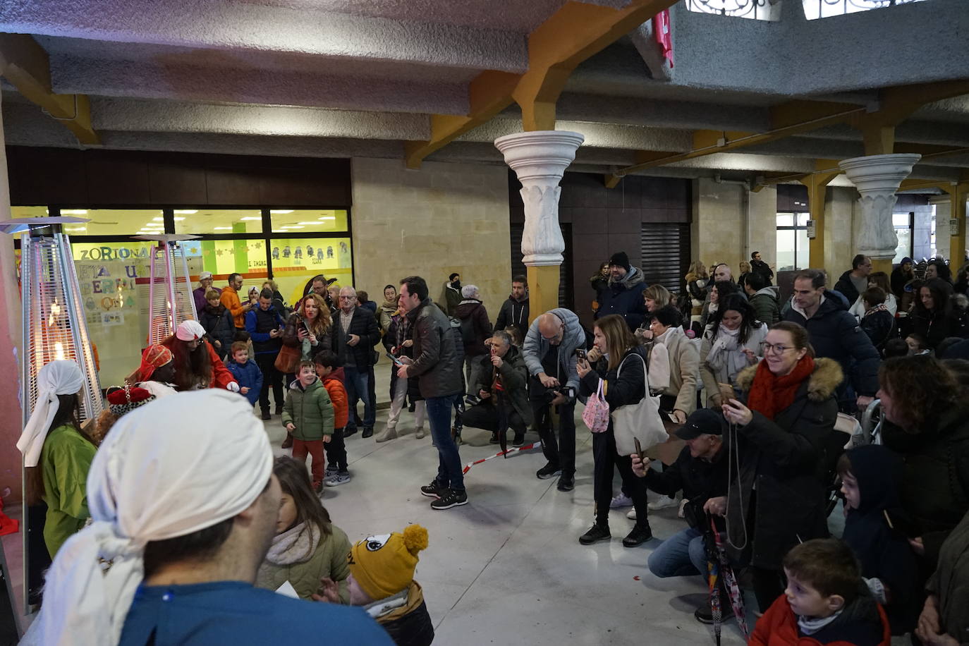 Los Reyes Magos ya se han reunido con cientos de beasaindarras