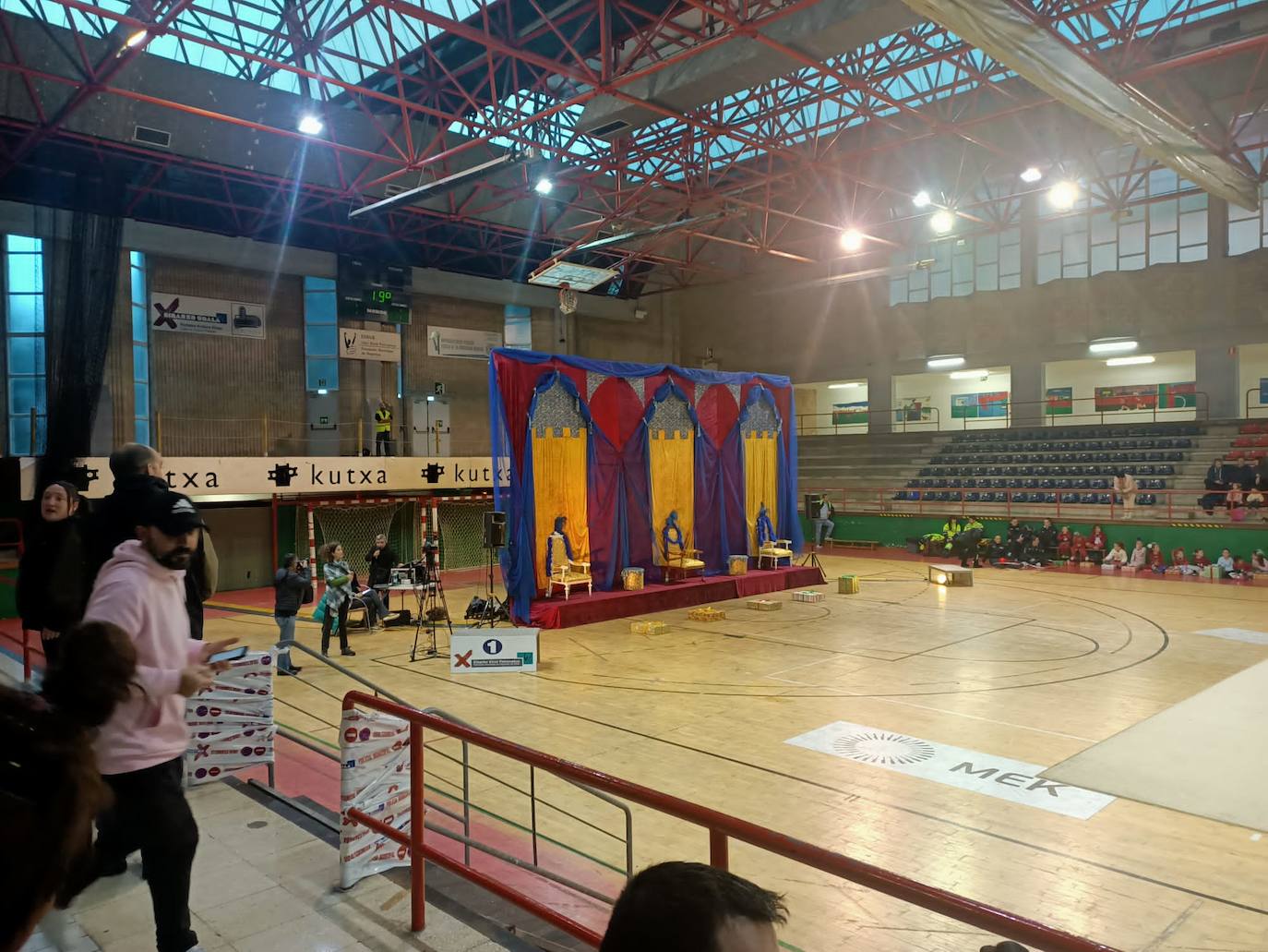 La lluvia obliga a suspender la cabalgata en Eibar
