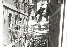 Arroka, de fiesta en mayo de 1947, cuando pasó de callejón a calle.