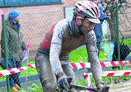 Gorka Izagirre, en el ciclo-cross de Ormaiztegi, el domingo.