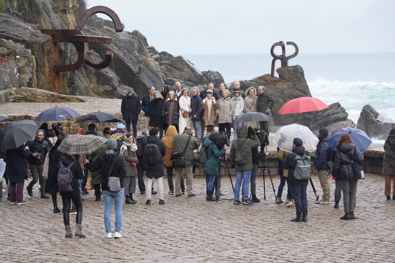 Homenaje de la familia Chillida en el Peine del Viento