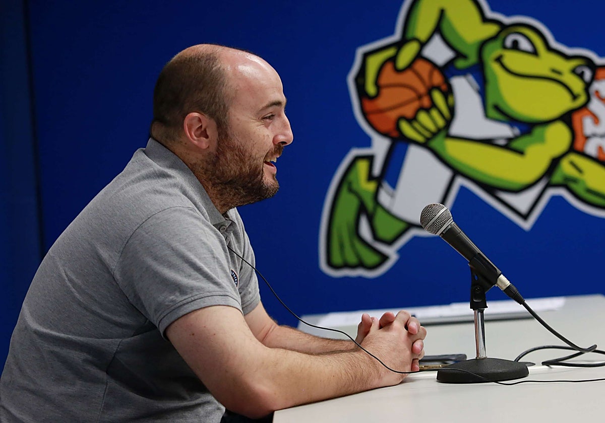 Odriozola, en la sala de prensa de Ilunbe.