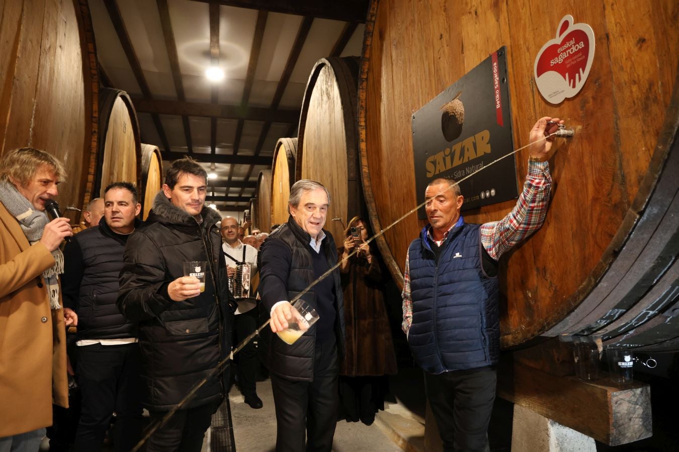 Iker Casillas y Luis Miguel Arconada abren la temporada sidrera