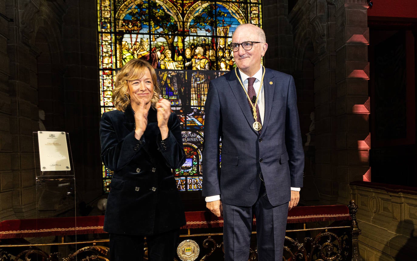 Reconocimiento al presidente de CAF