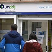 Los parados mayores de 45 años triplican ya a los menores de 30 en Gipuzkoa