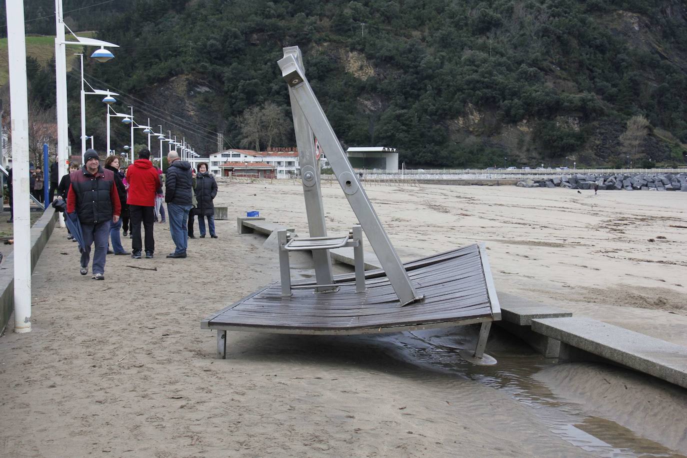 El temporal que devastó la costa guipuzcoana, en imágenes