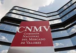 Vista del exterior de la sede de la CNMV en Madrid.