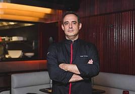 El irunés Jorge González, capitán del Robuchon Madrid, en el reconocido restaurante.