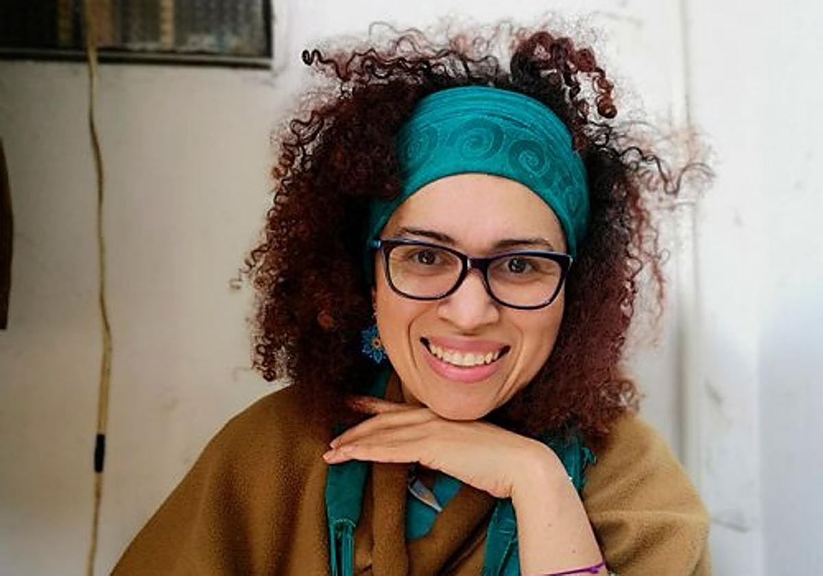 La escritora, maestra y performance cultural conocida como Luisa Villa.