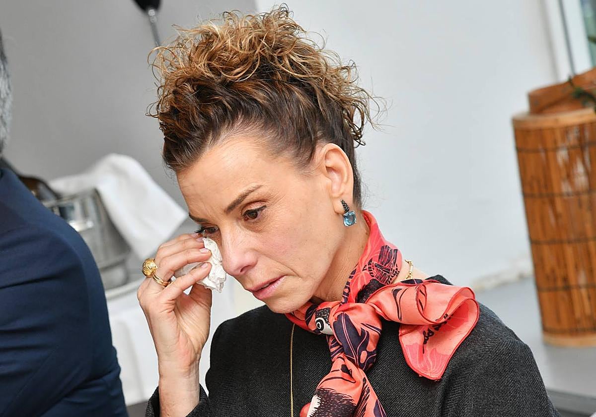 Imagen principal - «Gracias por creer siempre en nosotros, Isabel»