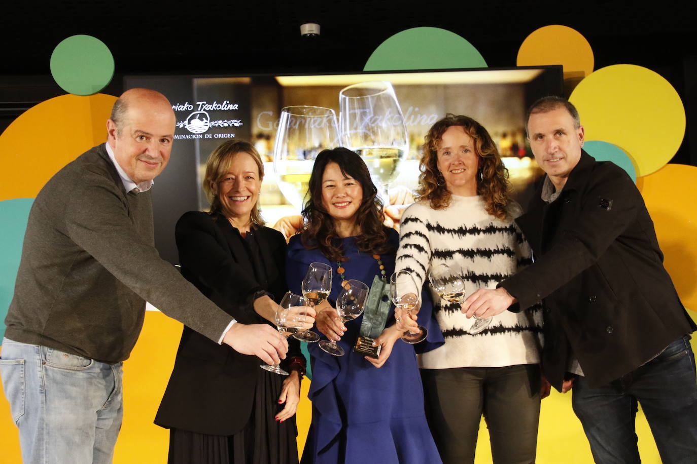 Nueva cosecha del txakoli de Getaria