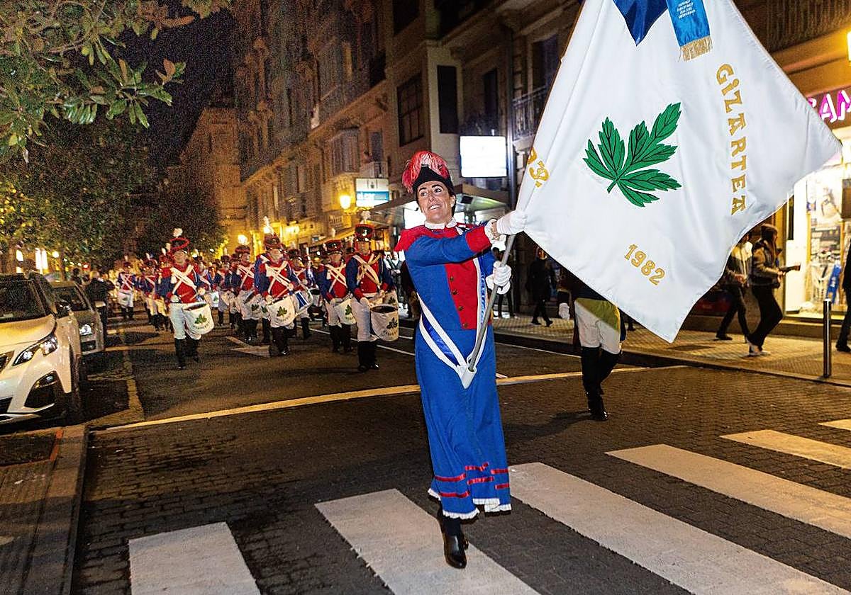 Gizartea entrega su Perejil de Honor a José Manuel Vizcaíno