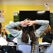 ¿Qué hacen otros países respecto al uso de móviles en los colegios?