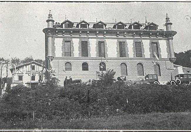 Fachada del reformatorio de UBA el día de su inauguración, el 1 de octubre de 1922.