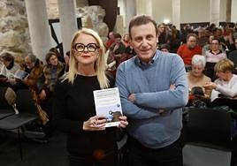 Los profesores María Pilar Rodríguez e Iñaki García Arrizabalaga, al inicio del acto.